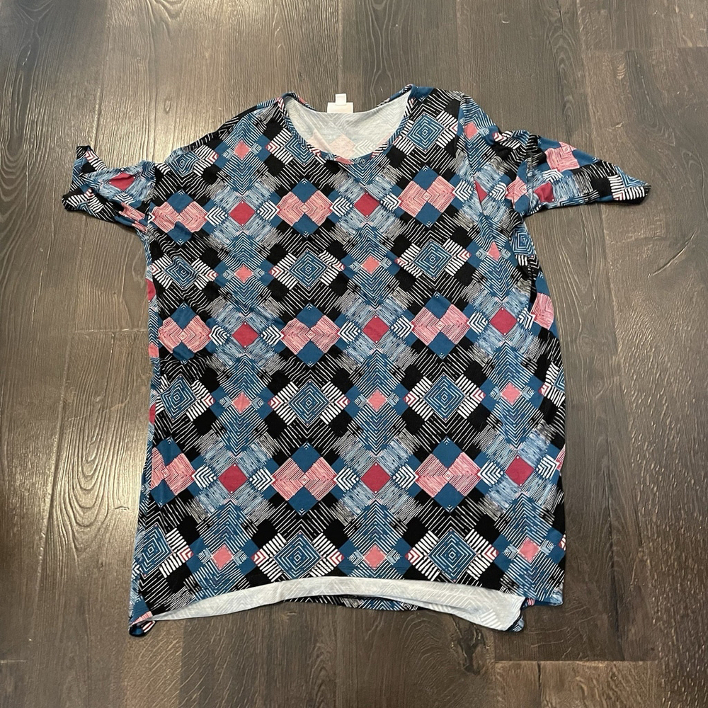 LuLaRoe Irma Tee Three Bundle Size Small Women’s High Low Top - Picture 5 of 5